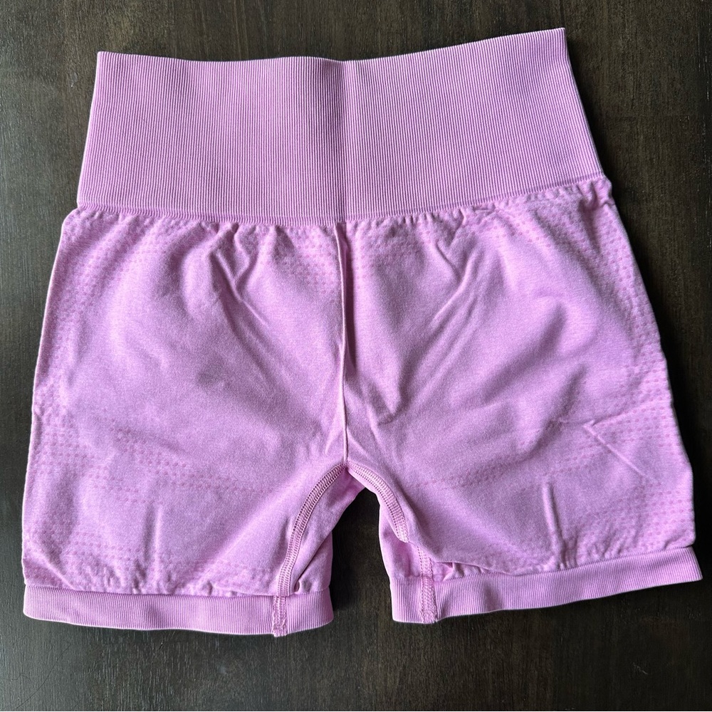 Gymshark Pink Seamless Athletic Shorts & Crop Long Sleeve Set - Picture 5 of 10